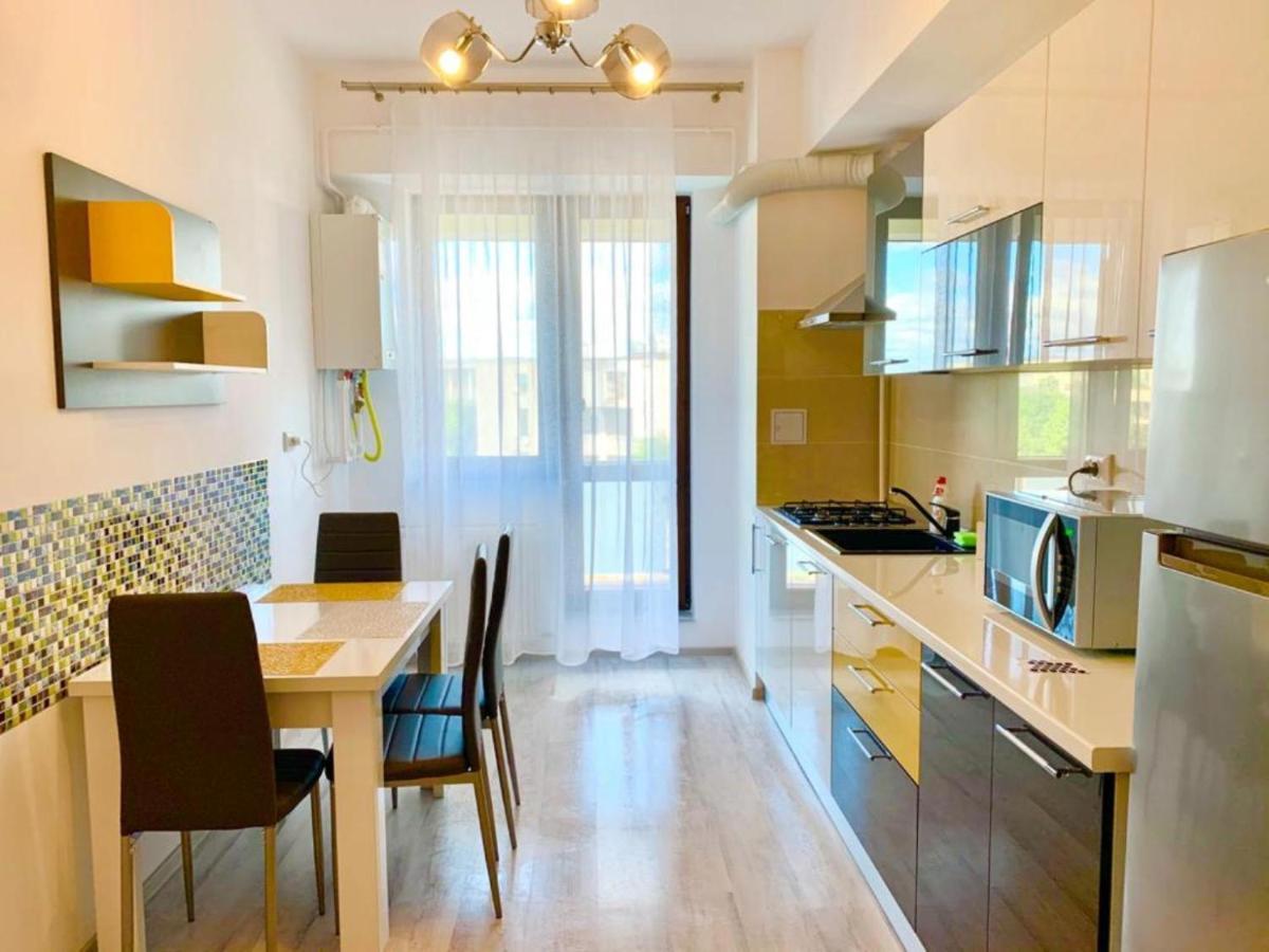 Karina New Flat Near Palas Mall Яш Екстериор снимка
