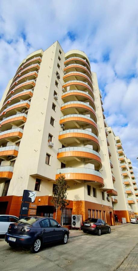 Karina New Flat Near Palas Mall Яш Екстериор снимка