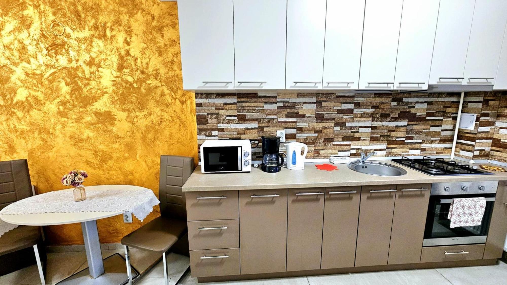 Karina New Flat Near Palas Mall Яш Екстериор снимка