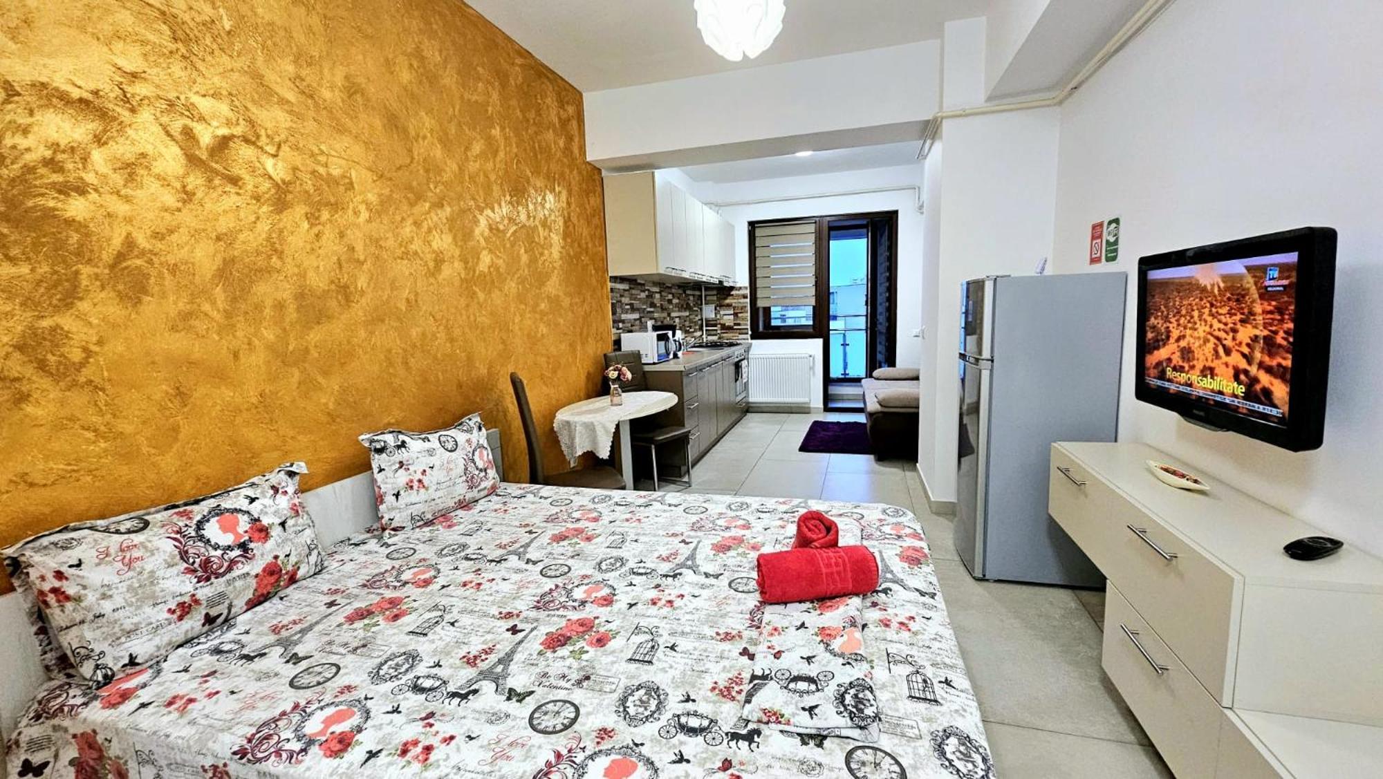 Karina New Flat Near Palas Mall Яш Екстериор снимка