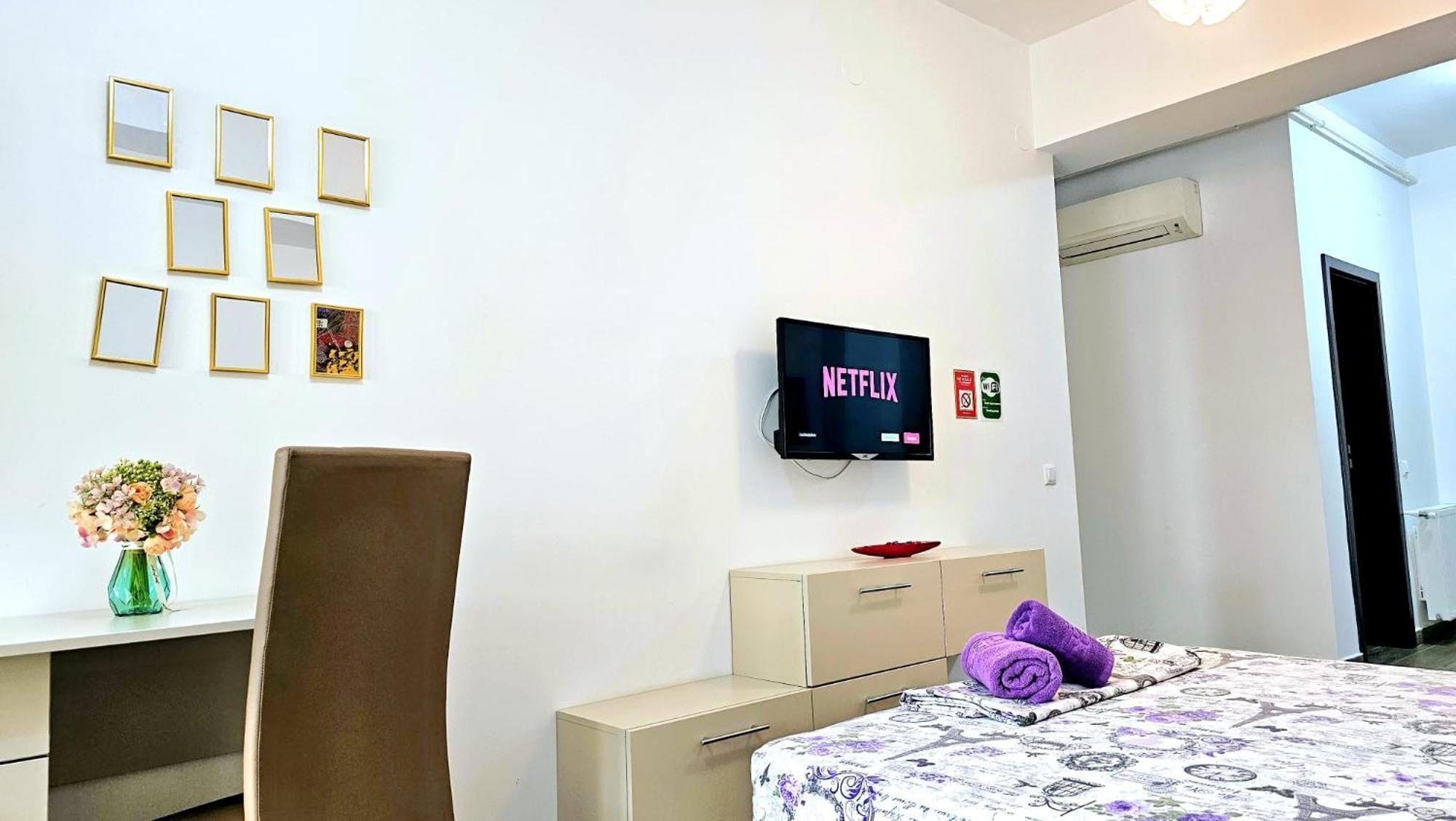 Karina New Flat Near Palas Mall Яш Екстериор снимка